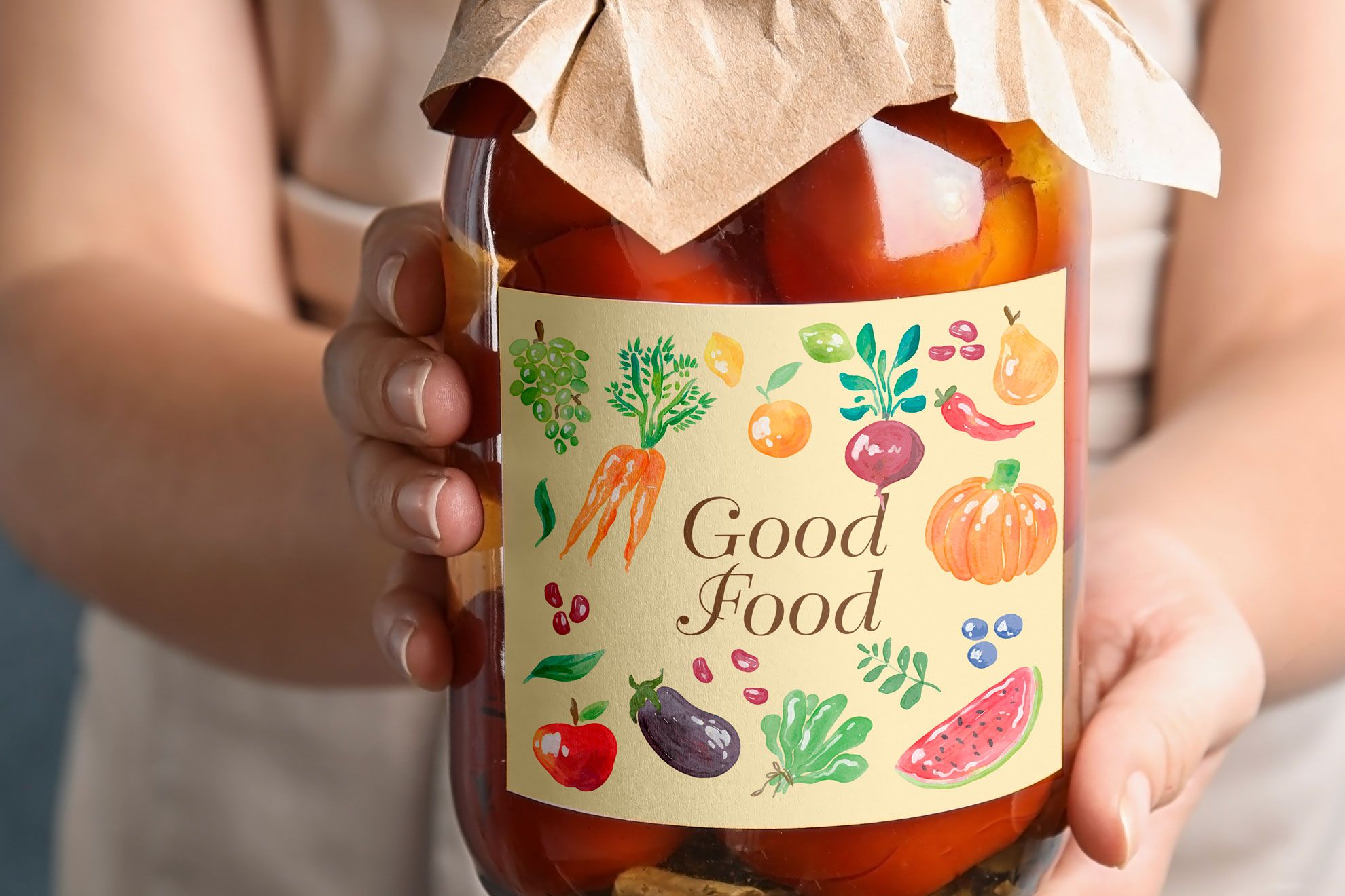 Questo adesivo quadrato vibrante presenta verdure fresche colorate e la tipografia 'Good Food', perfetto per personalizzare i tuoi vasetti alimentari e imballaggi artigianali. Crea etichette alimentari personalizzate per marmellate fatte in casa, condimenti o prodotti gourmet con design accattivanti che si distinguono. I nostri adesivi quadrati combinano la qualità della stampa con opzioni di per…