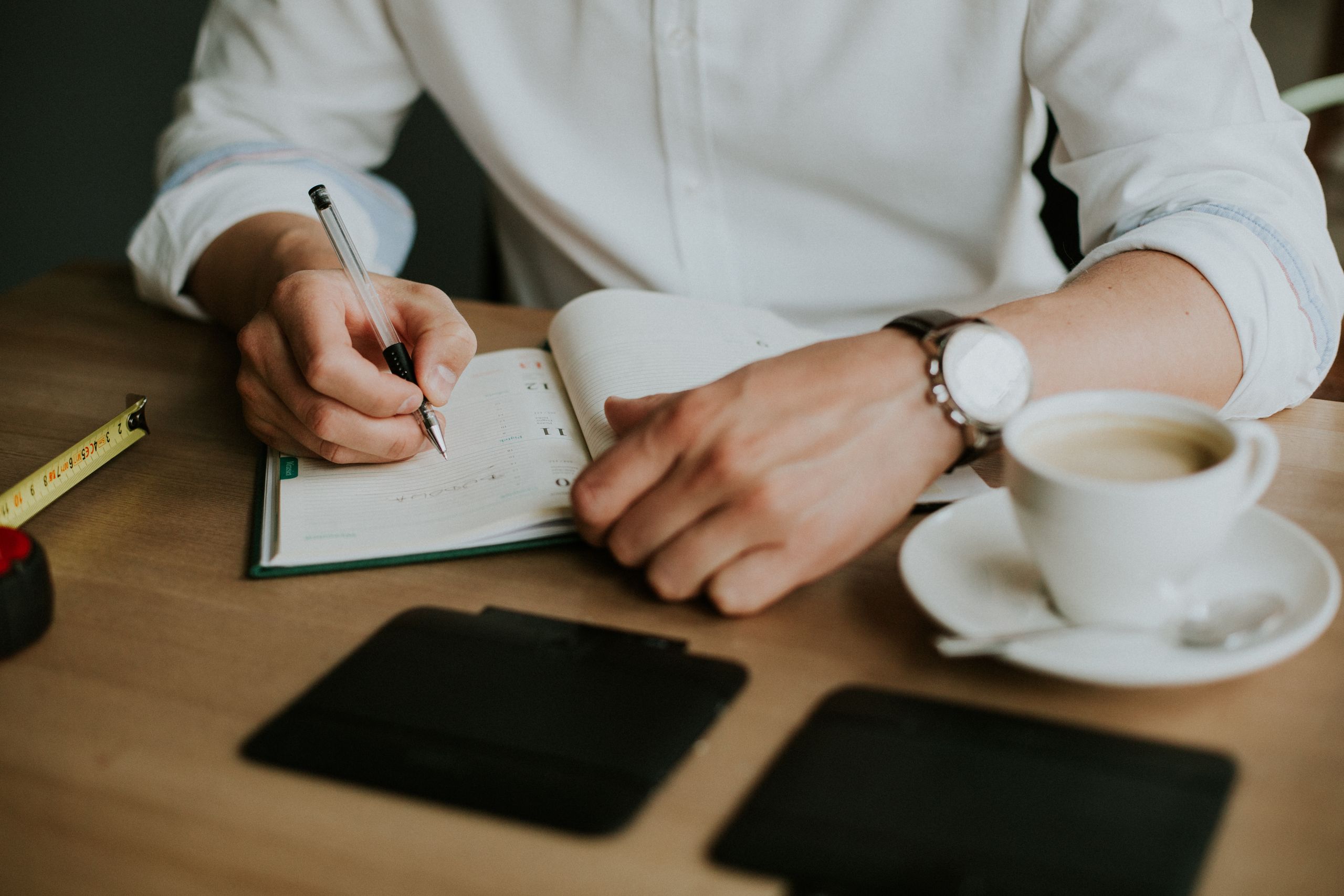 Agenda aziendale premium personalizzata progettata per dirigenti e professionisti che valorizzano l'organizzazione e la qualità. Crea agende personalizzate con il tuo marchio che riflettono l'identità aziendale mantenendo i team sincronizzati e produttivi. Perfetto per la pianificazione aziendale, la gestione quotidiana e il mantenimento degli standard professionali.