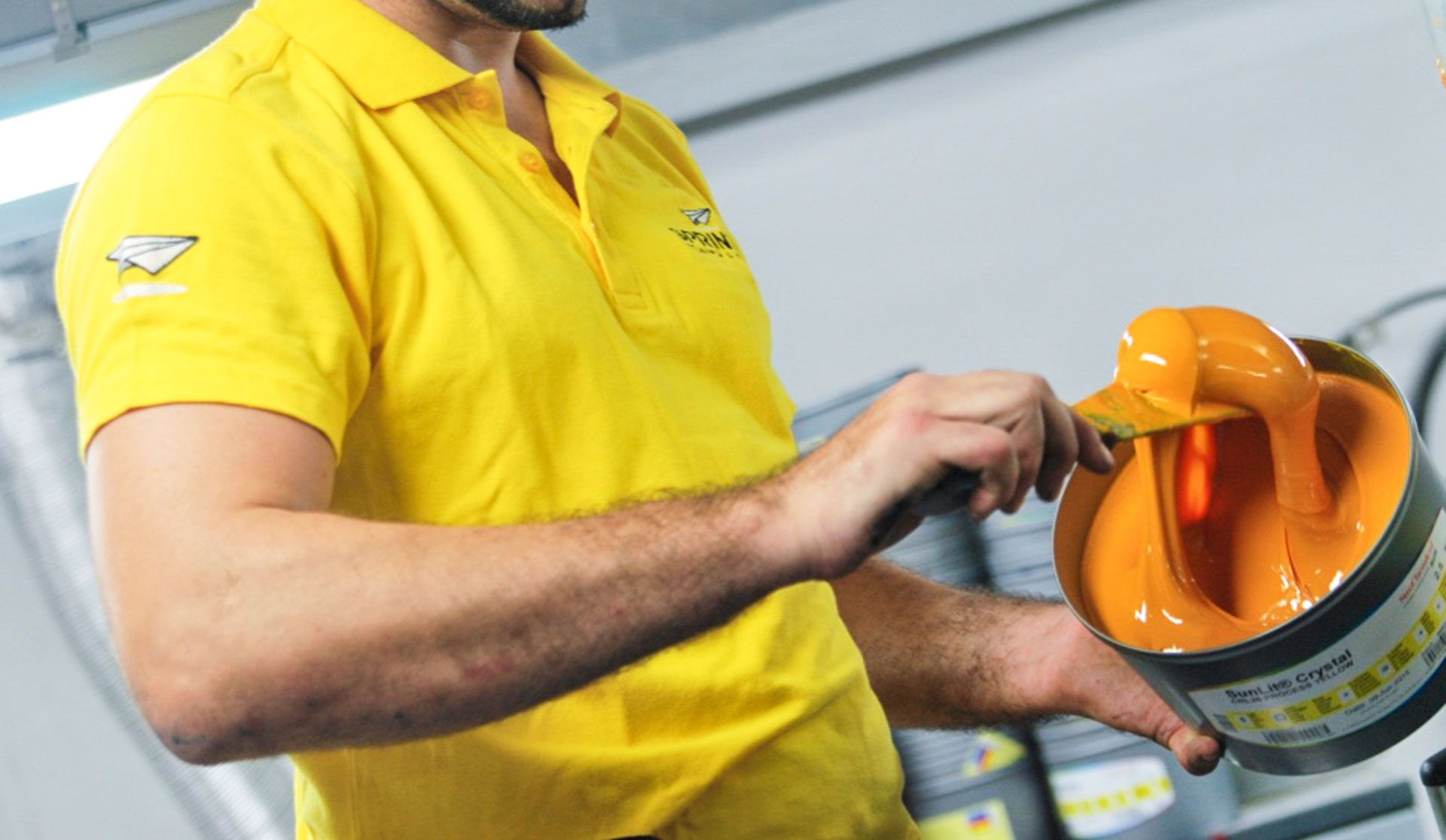 Conosci il team dedicato dietro l'esperienza di Sprint24 nella stampa digitale e offset. I nostri professionisti mantengono i più alti standard di qualità e sicurezza per fornire servizi di stampa online affidabili. Dalla concezione alla produzione, il nostro team qualificato garantisce che i tuoi progetti di stampa siano gestiti con precisione e cura.
