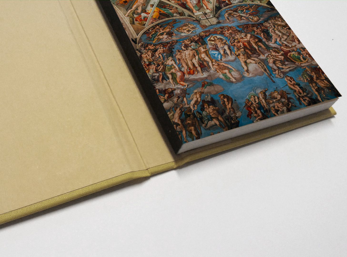 Libro aperto con rilegatura svizzera pagine color panna e copertina. Rilegatura svizzera per libri fotografici portfolio e pubblicazioni artistiche alta qualita. Sprint24.