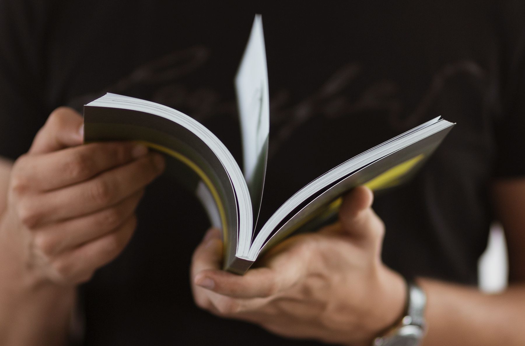 Servizio professionale di stampa PDF e rilegatura che trasforma i tuoi documenti in libri rilegati di alta qualità. Ideale per report di lavoro, progetti scolastici e documenti accademici con sconti fino al 40%. Ottieni una rilegatura veloce e conveniente che dà vita ai tuoi file PDF.