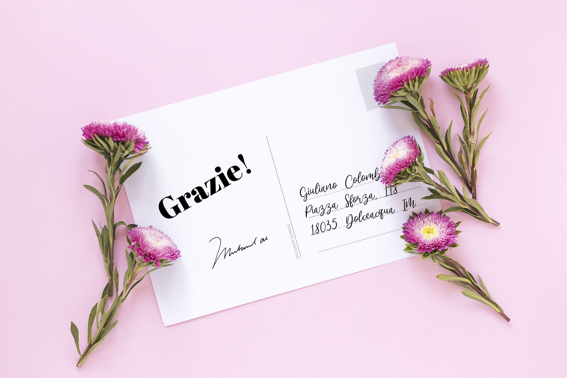 Retro cartolina ringraziamento con design floreale elegante di garofani rosa e messaggio personalizzato. Perfetto per esprimere apprezzamento con decorazione botanica raffinata. Ideale per cartoline aziendali, gratitudine per eventi e corrispondenza personalizzata da stampare con Sprint24.