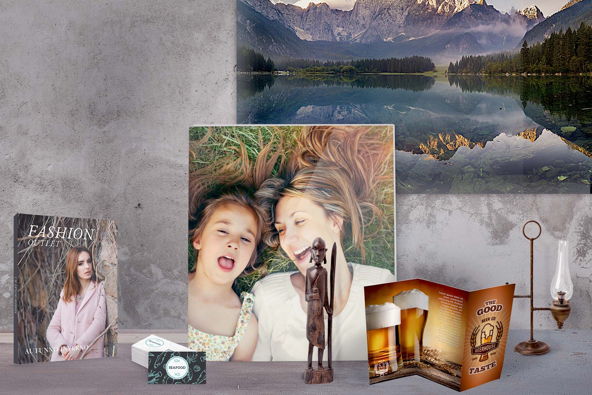 Presentazione di foto e riviste stampate in alta definizione dal servizio di stampa online Sprint24. La nostra avanzata tecnologia di stampa HD offre un'incredibile precisione del colore e dettagli nitidi su ogni stampa. Ideale per fotografi, designer e chiunque cerchi materiali stampati di qualità professionale.