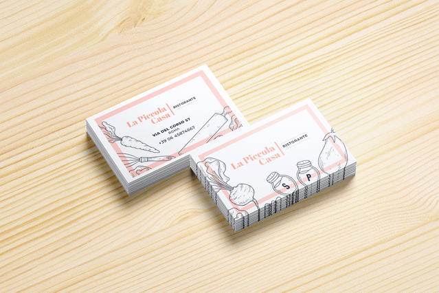 Biglietti da visita ristorante di alta qualità con design elegante e finiture professionali. Perfetti per aziende di ospitalità che cercano soluzioni durevoli e personalizzabili per migliorare il branding.