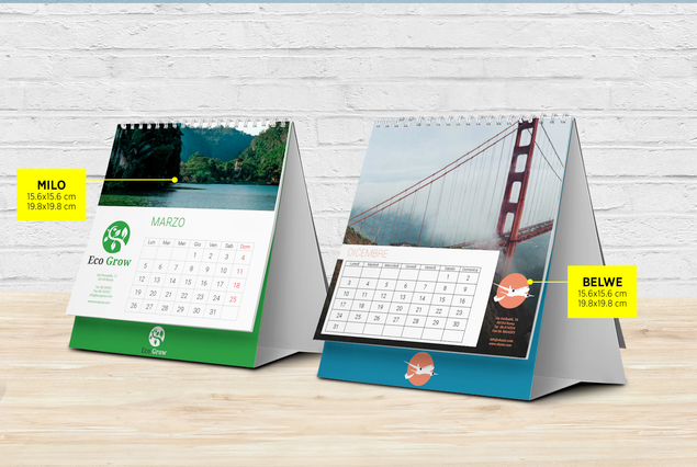 Calendari da tavolo spiralati personalizzabili con 13 fogli, grandi aree foto e griglie mensili. Le tue immagini aziendali si presentano visibilmente, creando promemoria giornalieri del marchio che mantengono i clienti coinvolti tutto l'anno. Soluzione di regalo aziendale economica perfetta per la promozione memorabile del marchio e la fidelizzazione della clientela.
