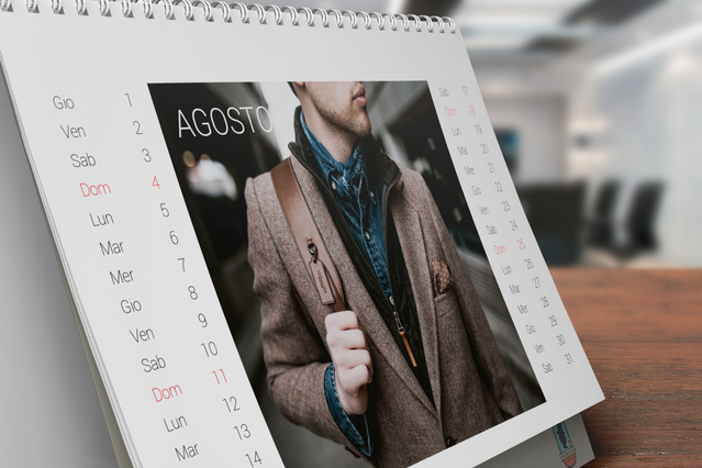 Calendario personalizzato stampa fotografica qualita professionale moda e lifestyle. Sprint24.