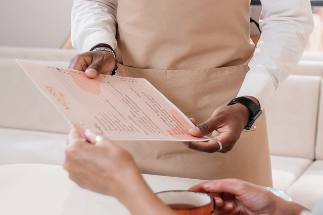 Menu personalizzati stampati che migliorano esperienza culinaria e identita ristorante. Sprint24.