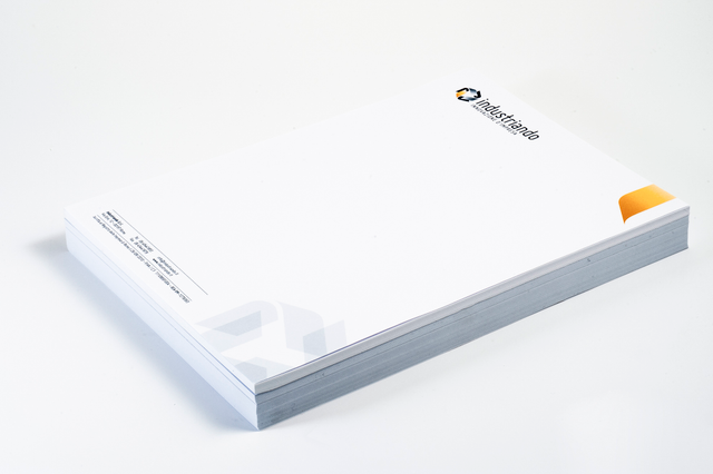 Carta intestata bianca premium con intestazione aziendale pre-stampata e informazioni di contatto, ideale per la corrispondenza commerciale professionale. Realizzata in carta splendorgel extra white da 100 gr per qualità superiore e presentazione professionale. Perfetta per aziende, studi legali e comunicazioni aziendali.