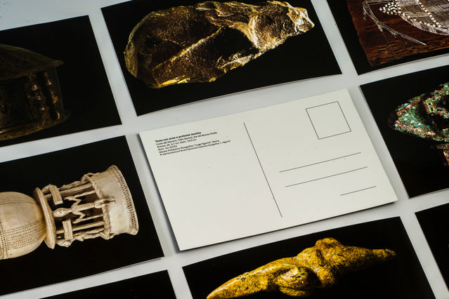 Cartoline reperti romani con doratura metallica su nero. 4 colori su enso coat 400gr con UV fronte per musei e istituzioni.