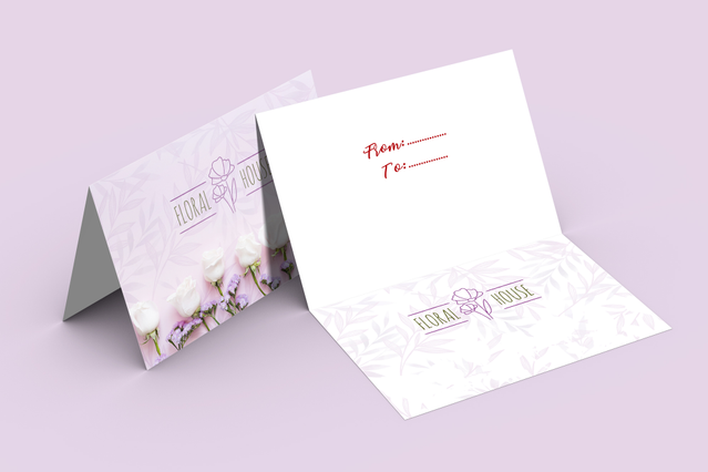 Progetta inviti bifold personalizzati online con eleganti motivi floreali e testo personalizzato. Ideali per matrimoni e eventi formali, il nostro servizio di stampa combina la qualità dell'artigianato con prezzi convenienti. I modelli completamente personalizzabili assicurano che i tuoi inviti riflettano il tuo stile.