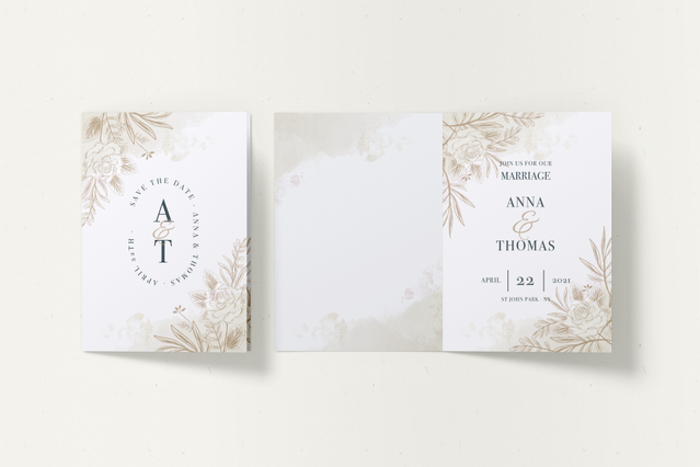 Scopri eleganti partecipazioni matrimonio bianche con delicati accenti botanici in foglia d'oro e monogrammi personalizzati. Queste invitazioni stampate su misura presentano un design minimalista con qualità premium, perfetto per creare cartoleria sofisticata per il tuo grande giorno. Personalizza le tue partecipazioni matrimonio online con il servizio di stampa Sprint24.