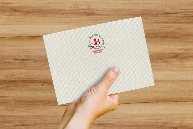 Buste Acquerello Avorio avorio 16.2x22.9cm texturizzate. Per Pantone e loghi in rilievo—ideali per inviti e occasioni.