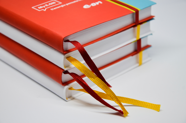 Scopri i nostri quaderni a spirale personalizzabili, progettati per appunti, organizzazione ed espressione creativa. Ogni quaderno presenta copertine colorate e segnalibri a nastro integrati per una navigazione facile. Scegli dalla collezione premium di Sprint24 di quaderni con spirale metallica—facili da configurare e ordinare online.