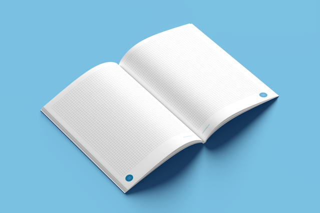 Scopri il nostro template di quaderno A5 premium con rilegatura brochura professionale e pagine interne rigate. Questo design dimostra la qualità e la versatilità delle nostre soluzioni di quaderni personalizzati per il journaling e la presa di appunti. Perfetto per creare quaderni a marchio o progetti di scrittura personali.