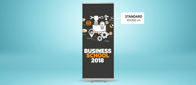 Questo roll-up standard 85x200 cm presenta un design professionale con icone aziendali e tipografia audace su sfondo scuro. Perfetto per fiere commerciali, eventi aziendali e espositori promozionali, questo banneau verticale offre eccellente visibilità per la promozione aziendale. Stampato in alta qualità attraverso il nostro servizio di stampa online, fornisce risultati professionali per le azie…