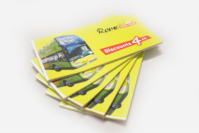 Blocchi coupon numerati in giallo vivo con immagine di autobus e messaggio di sconto promozionale. Ideali per promozioni di ristoranti, centri estetici e servizi di trasporto. Stampa online blocchi carnet personalizzati per coinvolgere i clienti e distribuire riduzioni efficaci.