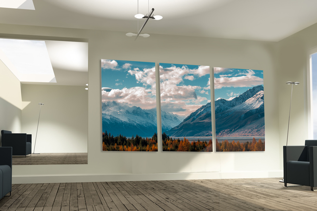 Questo straordinario paesaggio montano a tre pannelli dimostra la versatilità e l'impatto visivo della stampa su forex. Le stampe su forex come questa sono ideali per la decorazione d'interni, i display commerciali e le campagne pubblicitarie, offrendo una soluzione leggera ma resistente che cattura l'attenzione e suscita interesse. Perfetto per creare esposizioni professionali e durature in uffi…