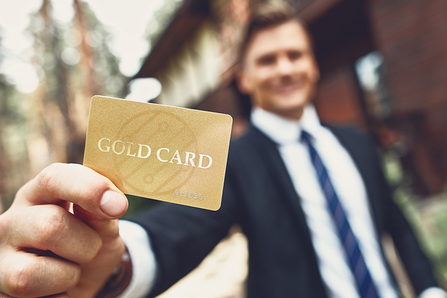Le carte PVC personalizzate con finiture metalliche premium lasciano un'impressione duratura con clienti, dipendenti e partner. Queste carte resistenti valorizzano il vostro brand con un design professionale moderno che si distingue. Affidate a Sprint24 per stampe originali che elevino la vostra presentazione aziendale.