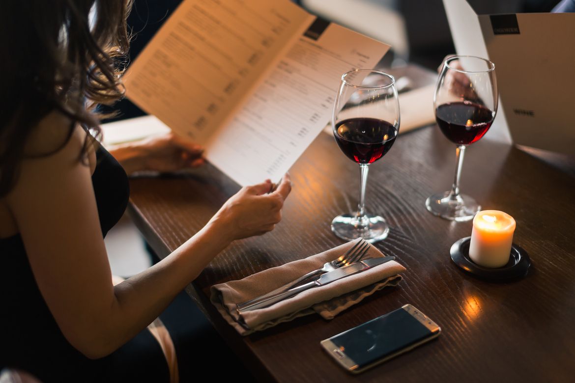 5 consigli per creare un menu da stampare: Il tuo chef ha messo a punto dei nuovi piatti? Che si tratti di un ricevimento o di una nuova apertura, scopri come creare un menu da stampare adatto a ogni occasione! 5 consigli per creare un menu da stampare: Il tuo chef ha messo a punto dei nuovi piatti? Che si tratti di un ricevimento o di una nuova apertura, scopri come creare un menu da stampare adatto a ogni occasione!