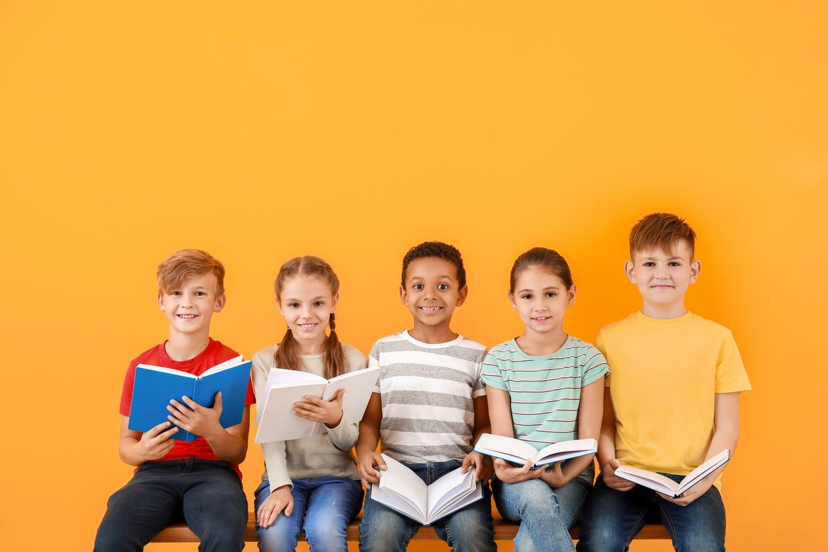 Come creare libri per bambini e stamparli online: una piccola guida: Sei uno scrittore e ami raccontare storie per i piccoli lettori? Scopri come creare un libro per bambini per dare vita alle tue avventure! Come creare libri per bambini e stamparli online: una piccola guida: Sei uno scrittore e ami raccontare storie per i piccoli lettori? Scopri come creare un libro per bambini per dare vita alle tue avventure!