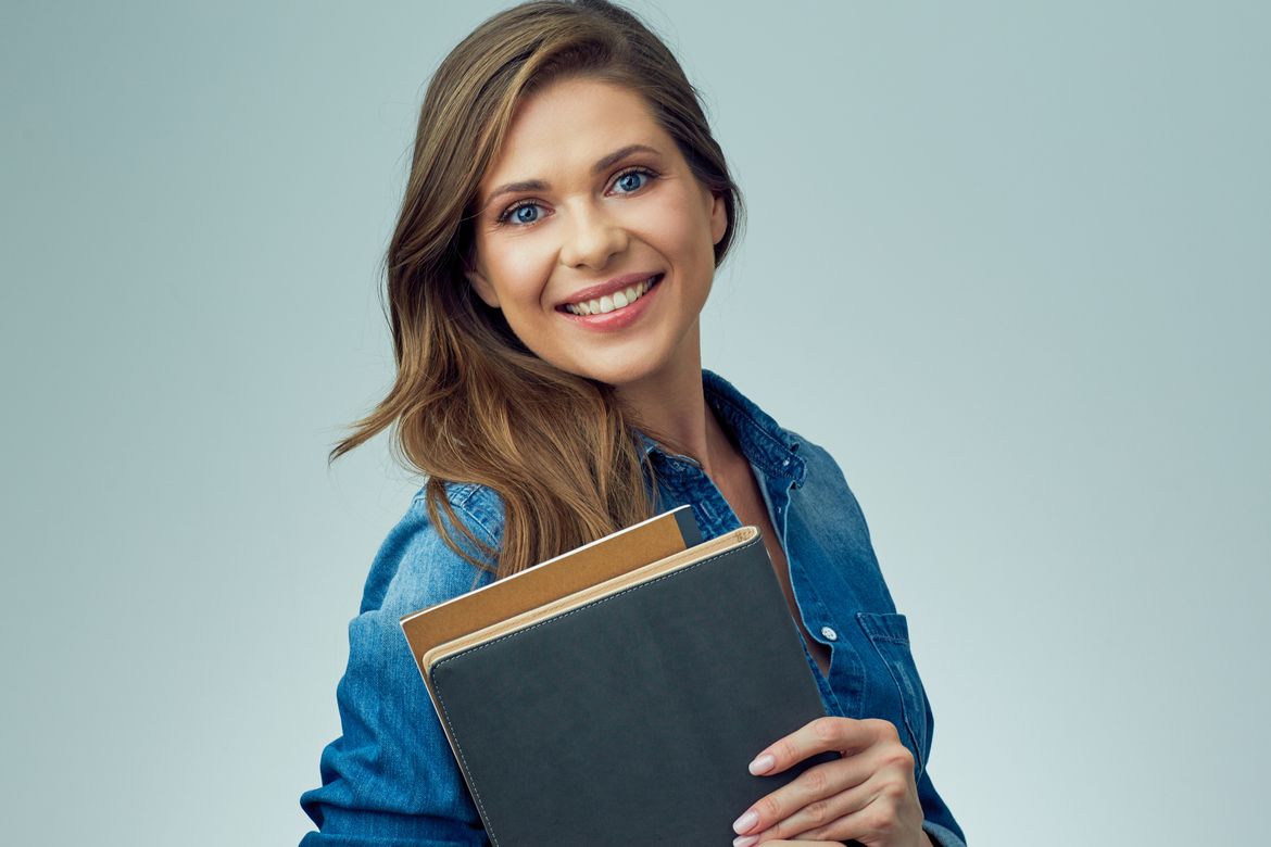 Copertina rigida o flessibile? Ecco quale scegliere per il tuo libro: Vuoi pubblicare un libro o un catalogo aziendale? Scopri come dare forma al tuo prodotto editoriale scegliendo tra la copertina rigida o flessibile. Copertina rigida o flessibile? Ecco quale scegliere per il tuo libro: Vuoi pubblicare un libro o un catalogo aziendale? Scopri come dare forma al tuo prodotto editoriale scegliendo tra la copertina rigida o flessibile.