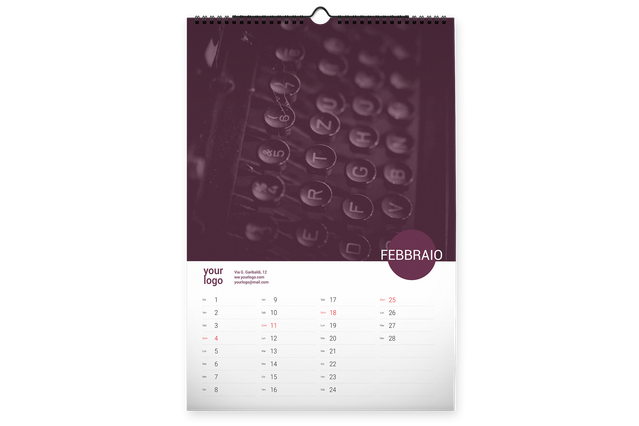 Stampa Calendari da Muro Personalizzato - Template 7 Fogli: Il configuratore di Sprint24 ti permette di creare dei calendari da parete con foto personalizzate che possano riportare fedelmente le specifiche da te pensate.