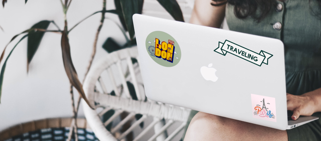 Stampa Stickers Online Personalizzati: Stampa di stickers personalizzati online e stupisci i tuoi clienti e partner commerciali e dona loro uno stampato di grande impatto visivo.
